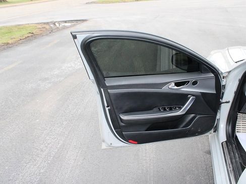 Used 2018 Kia Stinger GT image 15