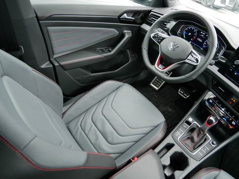 Certified 2025 Volkswagen Jetta GLI Autobahn image 9