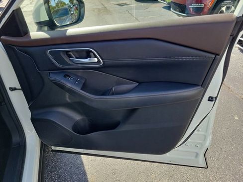 Used 2023 Nissan Rogue Platinum w/ Platinum Premium Package image 37