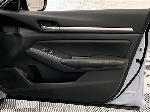 New 2026 Nissan Altima 2.5 SR w/ SR Premium Package FWD image 38
