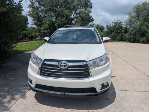Used 2016 Toyota Highlander XLE FWD image 1