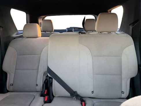 Used 2022 Chevrolet Traverse LS image 14