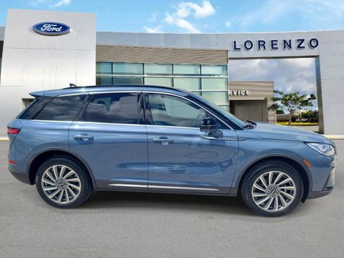 Used 2025 Lincoln Corsair Reserve FWD image 4