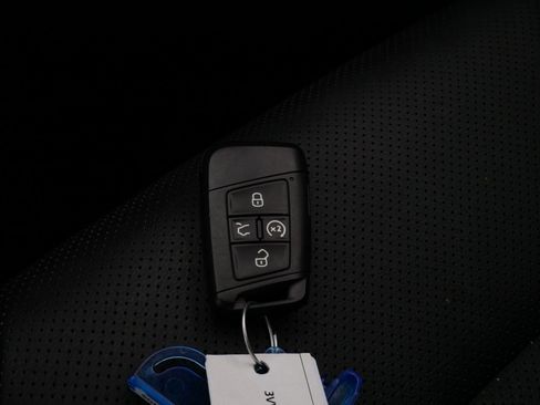 Used 2023 Volkswagen Taos SEL AWD/4WD image 31