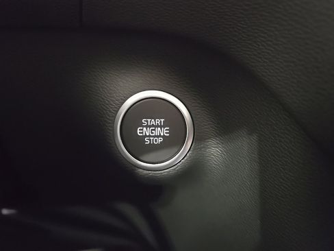 New 2026 Volvo XC40 B5 Plus w/ Protection Package Premier image 17