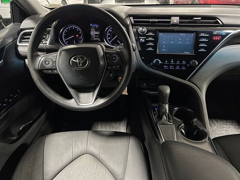 Certified 2018 Toyota Camry LE image 30