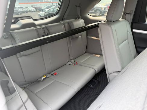 Used 2015 Toyota Highlander XLE AWD/4WD image 14