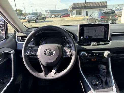 Used 2024 Toyota RAV4 XLE image 15