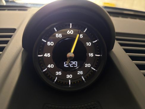 Certified 2024 Porsche 911 GT3 RWD image 40