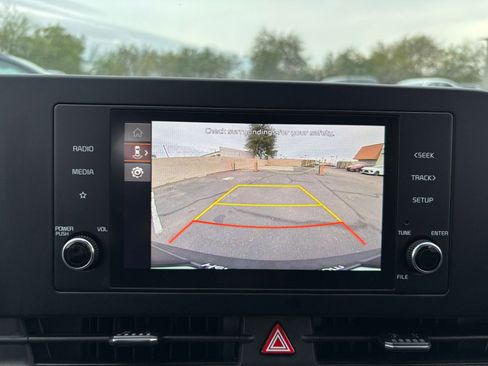 Used 2025 Kia Sportage LX image 17