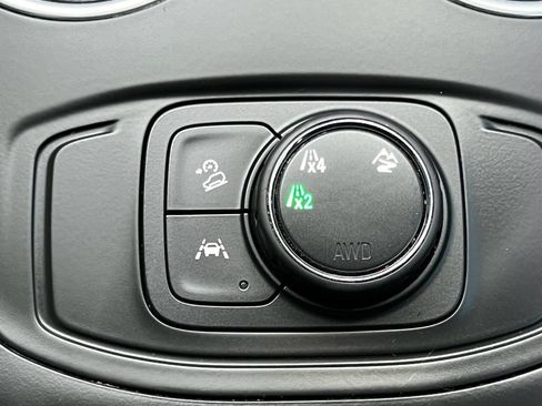 Used 2020 GMC Terrain SLE AWD/4WD image 30