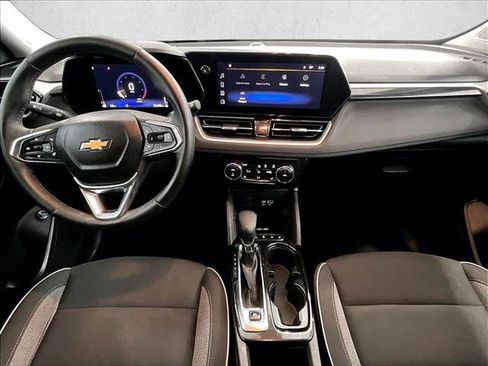 Used 2024 Chevrolet TrailBlazer LT w/ Convenience Package FWD image 16