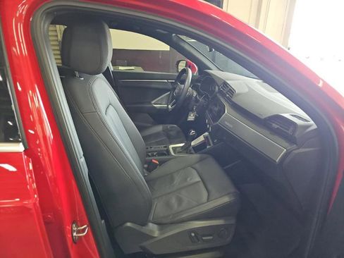Used 2023 Audi Q3 2.0T Premium w/ 19" Wheel Package image 3