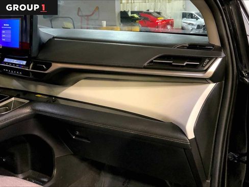 Certified 2025 Toyota Sienna LE image 19