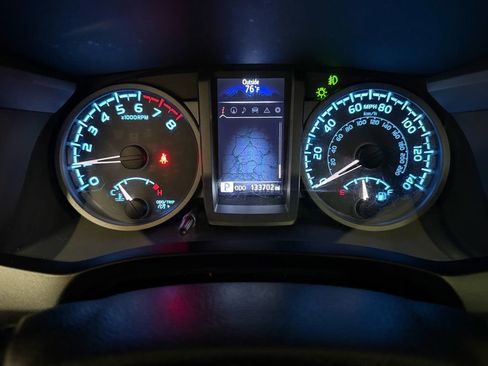 Used 2016 Toyota Tacoma TRD Off-Road image 7