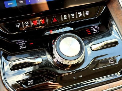 Used 2024 Jeep Grand Wagoneer Series I image 18