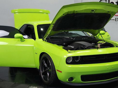 Used 2015 Dodge Challenger R/T w/ Quick Order Package 22B R/T RWD image 15