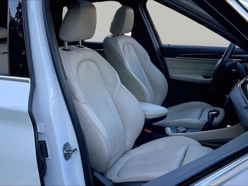 Used 2018 BMW X1 xDrive28i w/ Premium Package AWD/4WD image 8