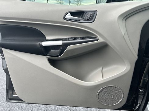 Used 2019 Ford Transit Connect XLT image 22