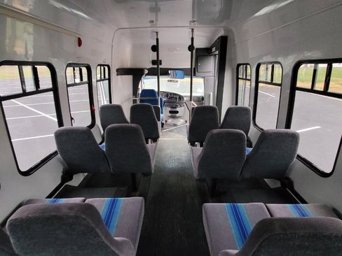 Used 2006 Ford E-450 and Econoline 450 E-450 Super Duty 158 WB DRW image 15