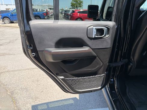 Used 2024 Jeep Wrangler Unlimited Rubicon AWD/4WD image 18