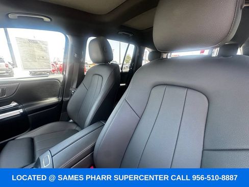 Used 2024 Mercedes-Benz GLB 250 4MATIC image 18