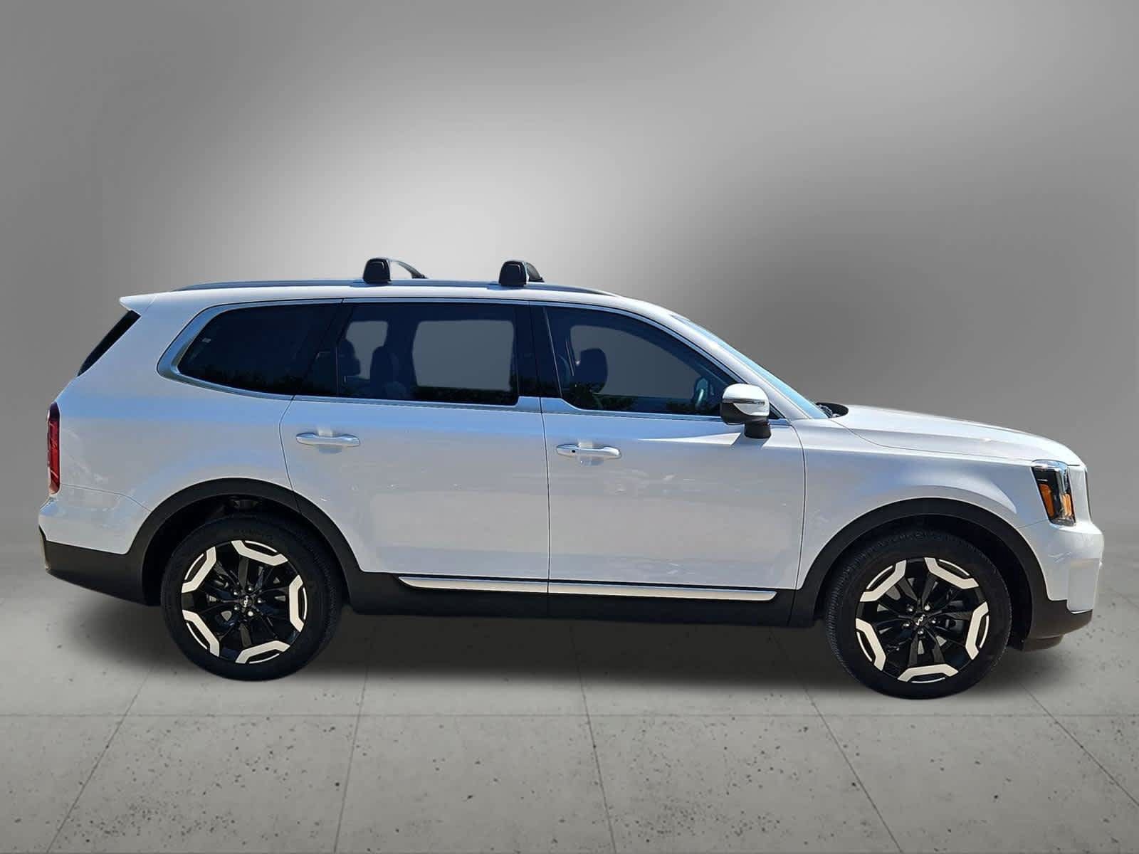 Certified 2024 Kia Telluride S w/ S Sunroof Package FWD image 7