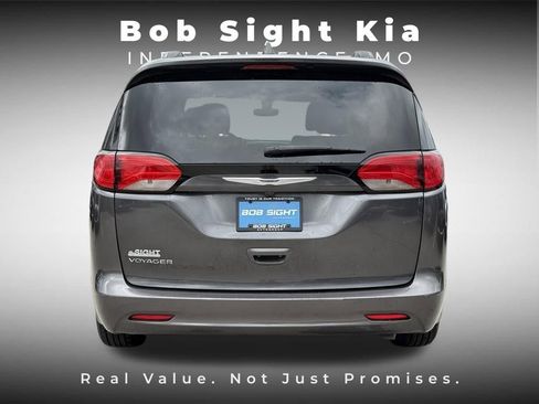 Used 2020 Chrysler Voyager Lxi FWD image 9