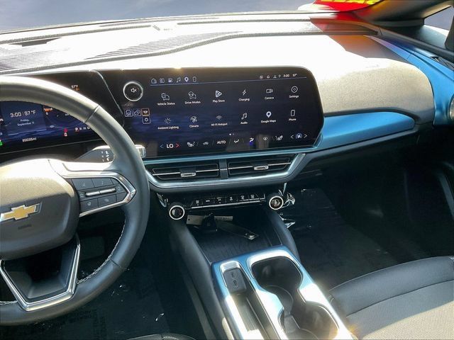 Certified 2024 Chevrolet Equinox EV LT FWD image 11