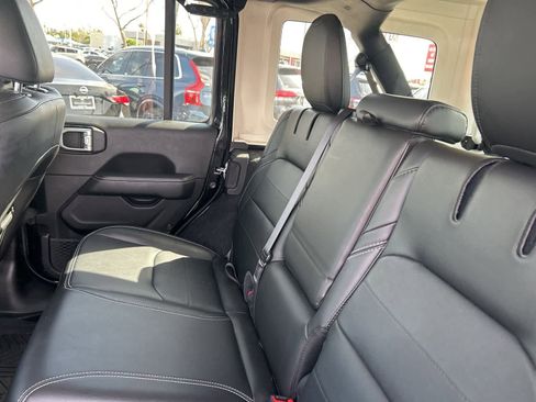 Used 2023 Jeep Wrangler Sahara image 31