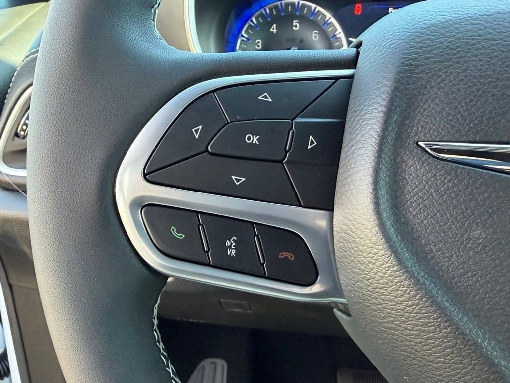 New 2026 Chrysler Pacifica Select FWD image 15