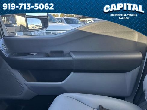 New 2026 Ford F250 XL w/ XL Chrome Package RWD image 31