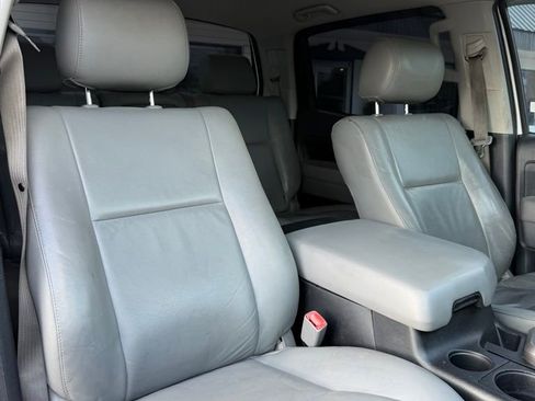 Used 2013 Toyota Tundra 2WD CrewMax w/ SR5 Pkg image 21