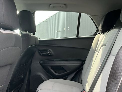 Used 2020 Chevrolet Trax LT image 19