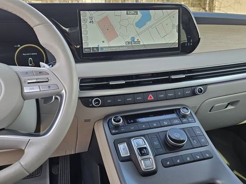 Used 2024 Hyundai Palisade Limited image 9