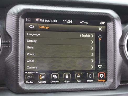 Used 2023 Jeep Wrangler Unlimited Sahara image 33