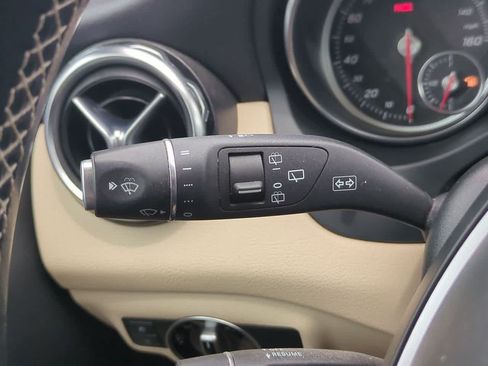 Used 2019 Mercedes-Benz GLA 250 4MATIC image 26