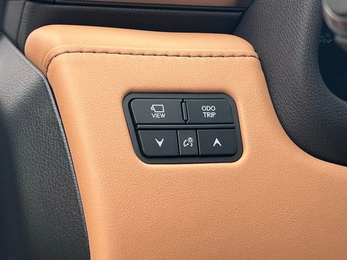 New 2026 Lexus LX 600 4WD w/ Premium Package image 19