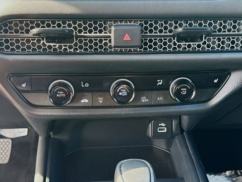 Certified 2025 Honda HR-V Sport image 14