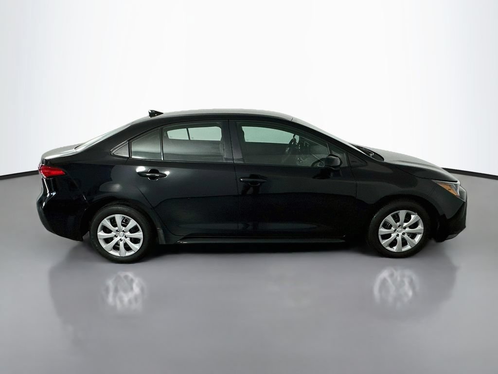 Used 2025 Toyota Corolla LE FWD image 8