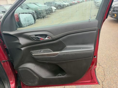 Used 2019 GMC Acadia SLT image 16