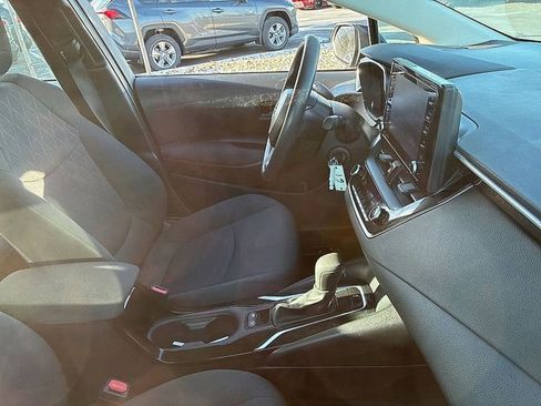 Used 2022 Toyota Corolla LE image 18
