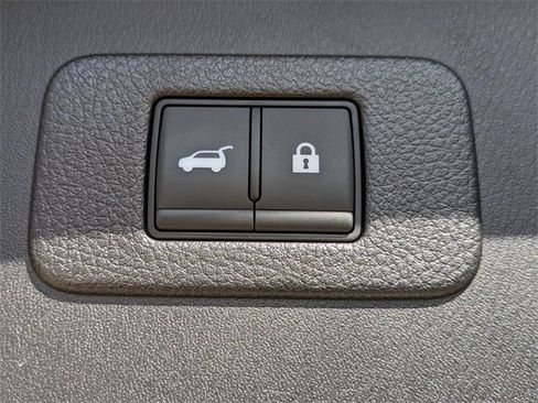 Used 2024 Nissan Armada SL w/ Captain's Chairs Package image 15