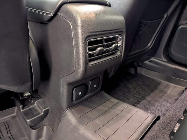 Certified 2025 Lincoln Corsair AWD w/ Equipment Group 101A image 16