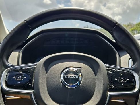 Used 2021 Volvo XC90 T5 Momentum w/ Protection Package Premier FWD image 22