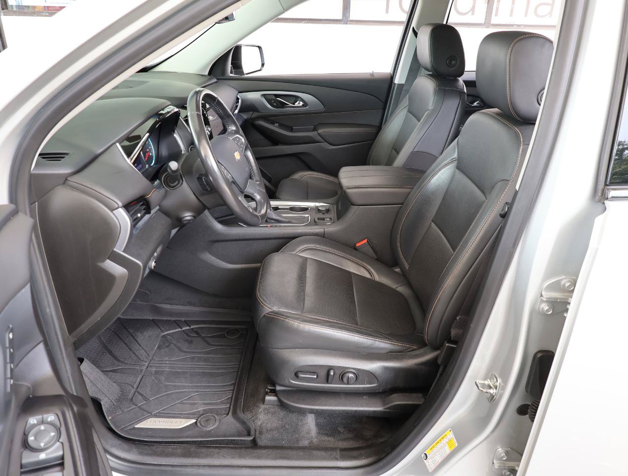 Used 2020 Chevrolet Traverse Premier w/ Redline Edition FWD image 13