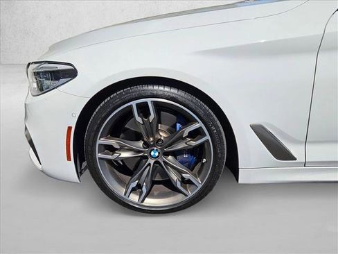 Used 2019 BMW M550i xDrive image 24