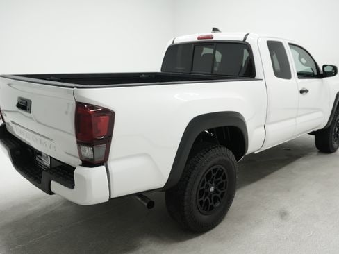 Used 2022 Toyota Tacoma SR w/ SX Package RWD image 4