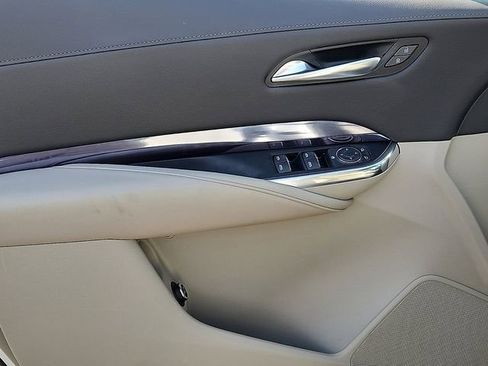 Certified 2023 Cadillac XT4 Luxury w/ Cold Weather Package image 17