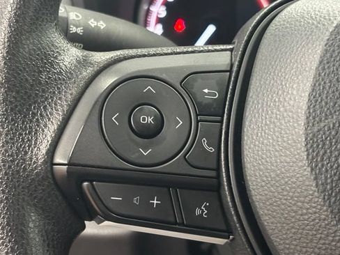 Used 2025 Toyota RAV4 XLE AWD/4WD image 22